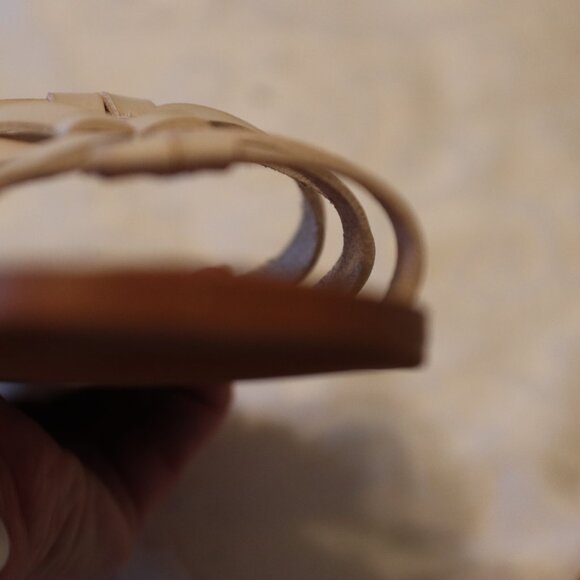 Wonderly Avery White Strappy Sandal Size 8.5 Man Made Materials Flats - Picture 10 of 12